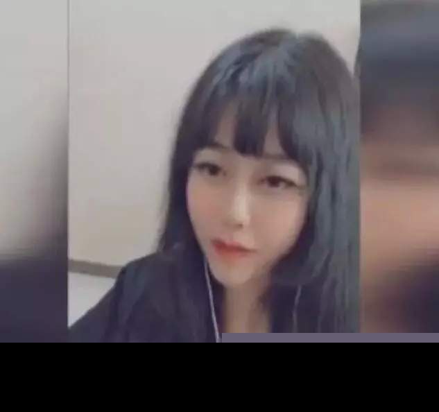 乔碧萝殿下直播失误却名利双收，遭宅男抵制后正式宣布停播