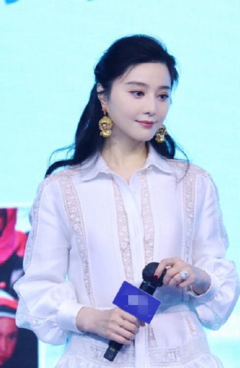 38岁范冰冰近照曝光，妆容精致状态好，复出后首接代言