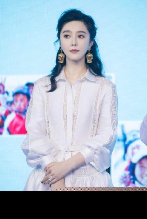 38岁范冰冰近照曝光，妆容精致状态好，复出后首接代言