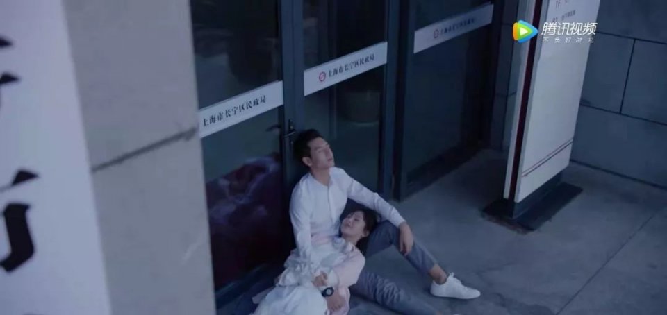 亲爱的热爱的大结局,童颜夫妇官宣结婚,跑到民政局却发现没开门