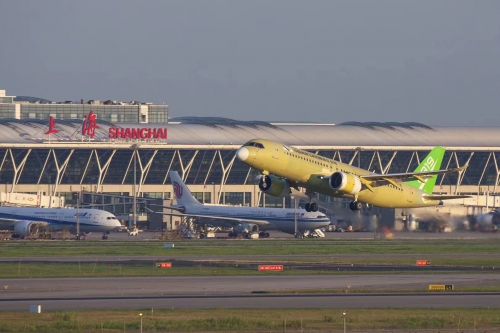 C919完成首飞详细情况 C919完成首飞现场图有何意义