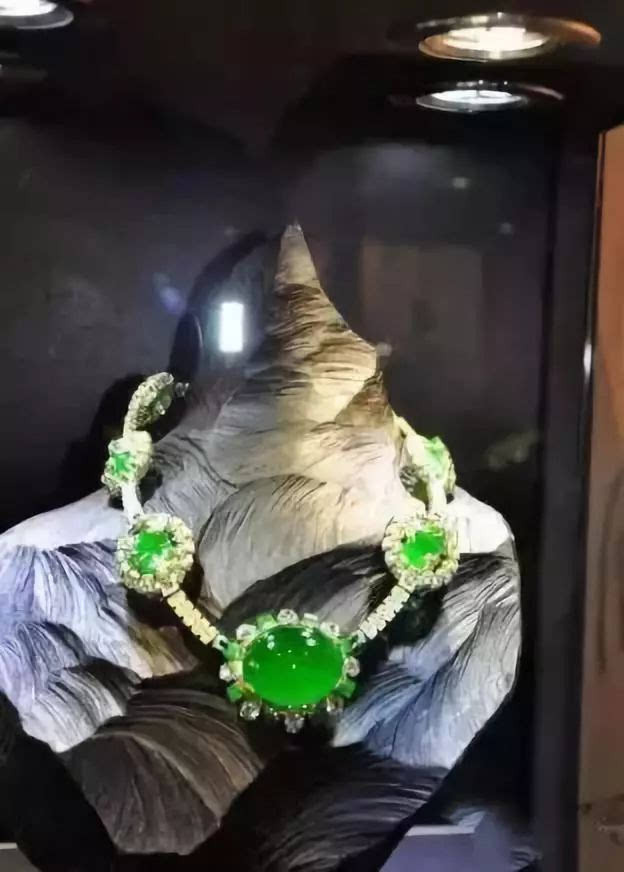 刘晓庆偷税出狱后豪宅曝光，6亿的豪宅，百亿的珠宝【图】