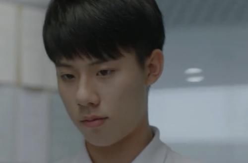 小欢喜：黄磊买鱼猛杀价180直接喊价到30 真是砍价鬼才