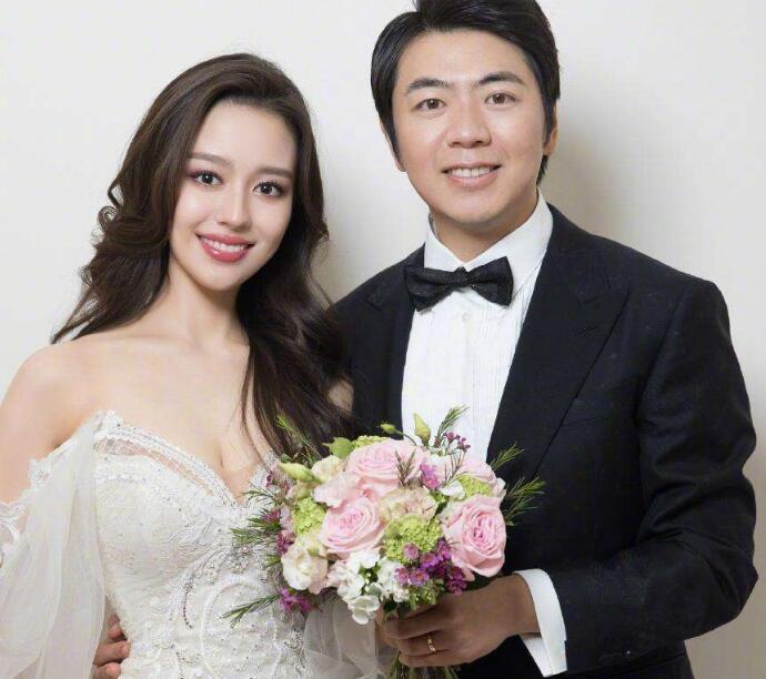 郎朗晒给老婆夹菜 实力宠老婆澄清没帮妻子提行李被黑惨