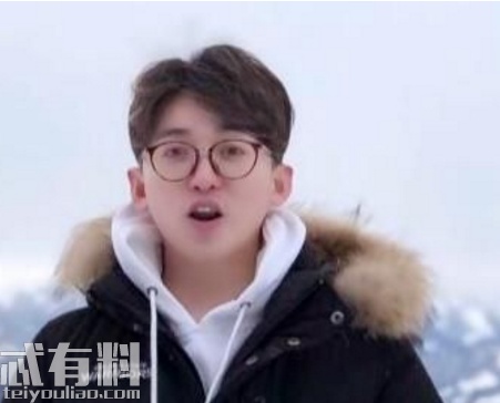 各位游客请注意是什么节目导演是谁？各位游客请注意嘉宾名单