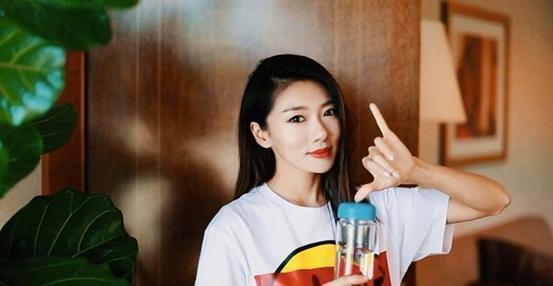 郑恺苗苗同居是真的吗？郑恺苗苗怎么认识的恋爱始末