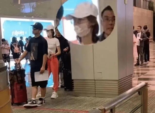 郑恺苗苗恋情被拍到实锤，郑凯微博配文语出惊人！