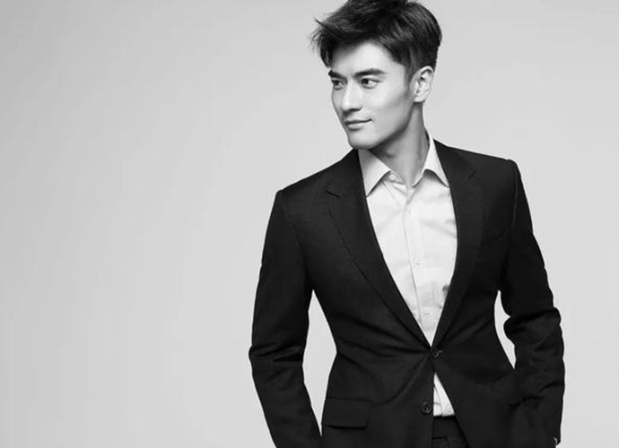吴昕男友郑凯演员个人资料简介 火蓝刀锋郑凯肌肉上身照片