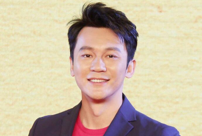 李晨分手后买醉是真的吗？大黑牛醉酒模样太可怜买醉和范冰冰有关吗