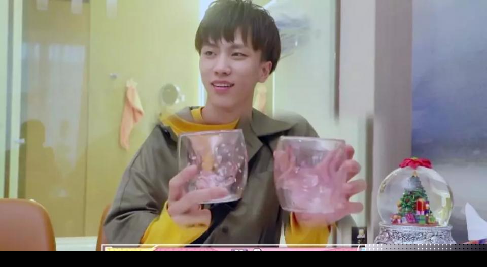 郑爽张恒同居是真的吗？准岳母评价真实，郑爽张恒在一起多久了