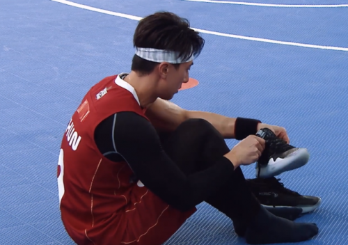 炎亚纶帮吴尊借鞋怎么回事？炎亚纶为什么帮吴尊借鞋什么节目