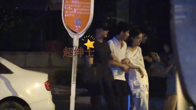 李晨买醉至凌晨五点怎么回事？神秘白衣女子亲密搀扶引网友猜疑