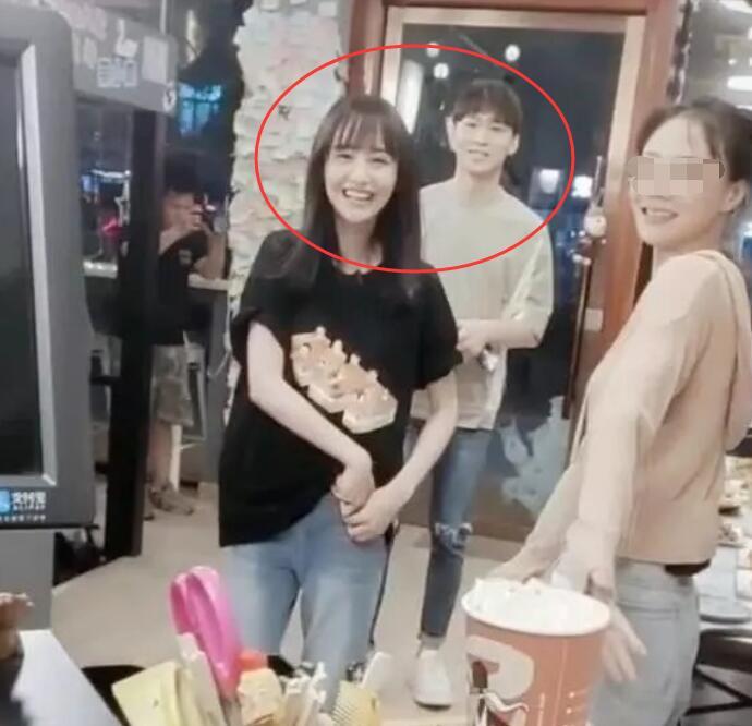 郑爽与男友录综艺怎么回事？郑爽与男友一起录什么综艺令人好奇