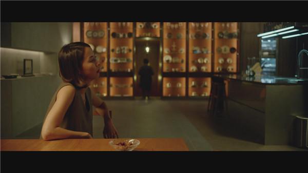 《寄生虫》&mdash&mdash下流人做着上流梦，上流人做着下流事