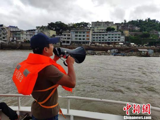 超强台风“利奇马”逼近 福建宁德沿海将现大到巨浪
