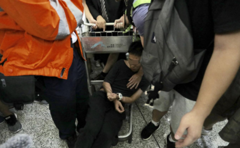 香港示威者群殴游客至昏迷，付国豪真汉子什么意思现场图