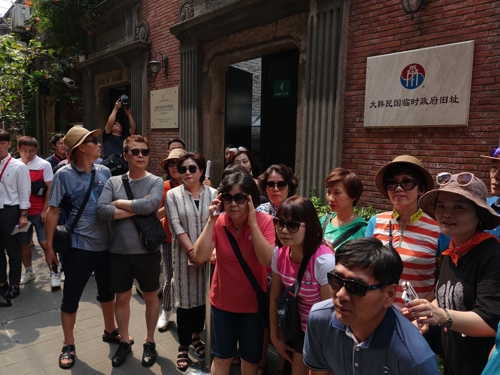 韩国人扎堆到上海做什么 韩国人纷纷抵制赴日旅游
