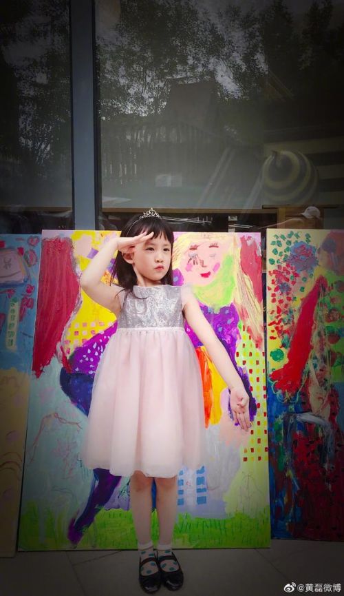 黄磊晒二女儿画作是什么样的？黄磊二女儿多妹画了什么内容？