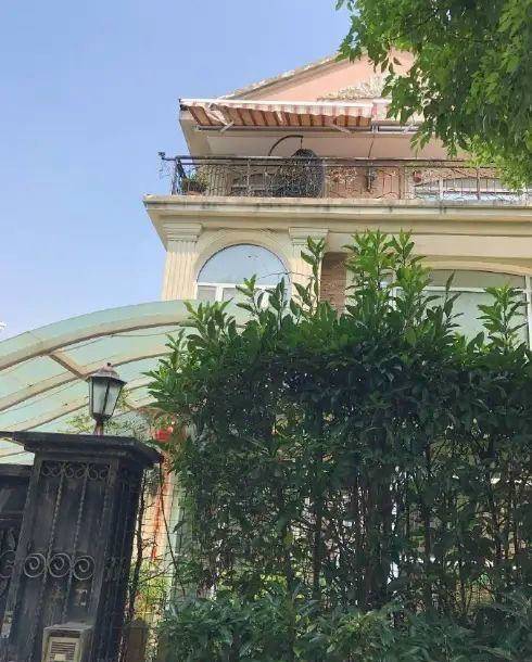 黄毅清豪宅曝光