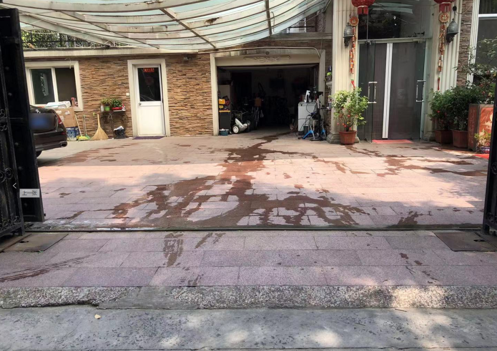 真假富二代?黄毅清上海豪宅周遭破旧年代久远