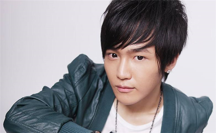  揭露快男李炜托奶天王绰号来源始末