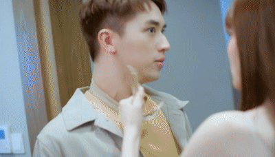 许魏洲让彭昱畅看自己吻戏怎么回事 网友：求彭彭的心理阴影面积