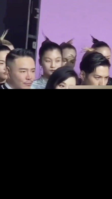 范冰冰看秀生图曝光颜值太扛了！范冰冰近况如何还会复出吗