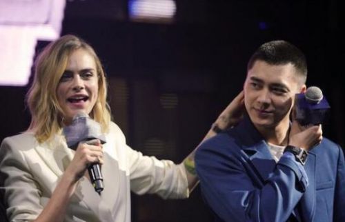 李易峰被卡拉摸头怎么回事？李易峰为什么会被卡拉摸头两人什么关系