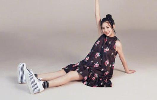 邱淑贞女儿封面照片曝光什么样的 邱淑贞女儿沈月美貌不及妈妈