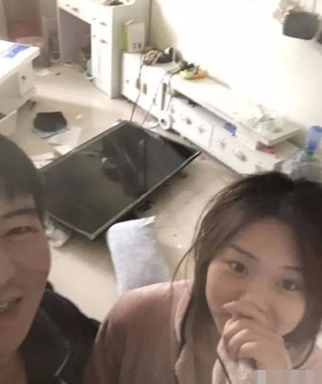 美妆博主宇芽被前男友家暴 视频曝光被强行拽出电梯间 施暴者沱沱身份信息被扒（7）