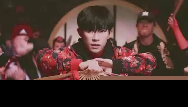 新年造万象！易烊千玺国风造型创意广告 让人眼前一亮