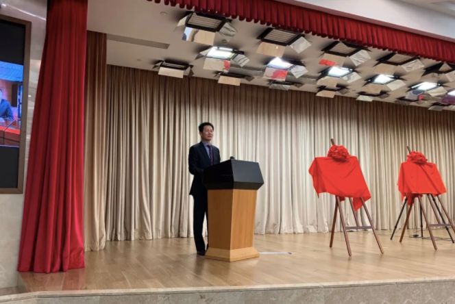 上海副市长带头摘下口罩怎么回事 上海副市长为什么带头摘下口罩