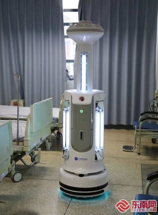 助力战“疫”漳州首家引进智能消毒机器人上岗
